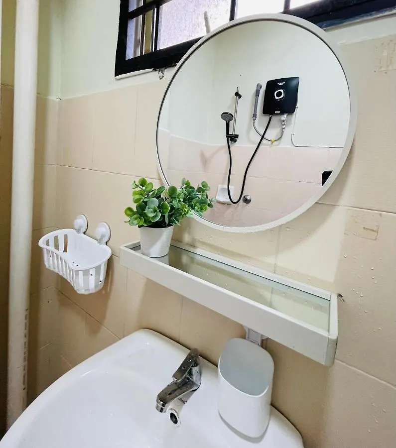 Suasana Stay & Homestay Sentul Utama Kuala Lumpur 3R3Br 2Ac 2 Car Park-Netflix-Wifi-Pool View Apartment